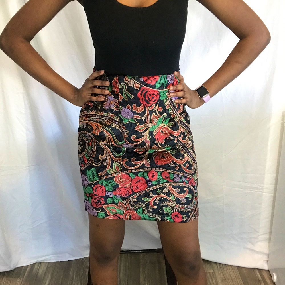 Contempo Casuals Vintage floral velvet skirt